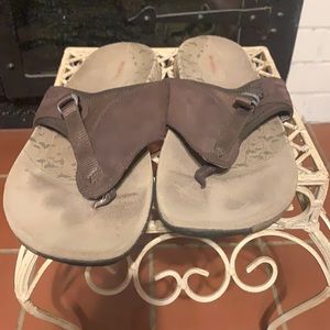 Merrel Brand brown open toe thong sandals